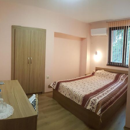 Chilingirovata Kashta Hotell Pavel Banja Exteriör bild
