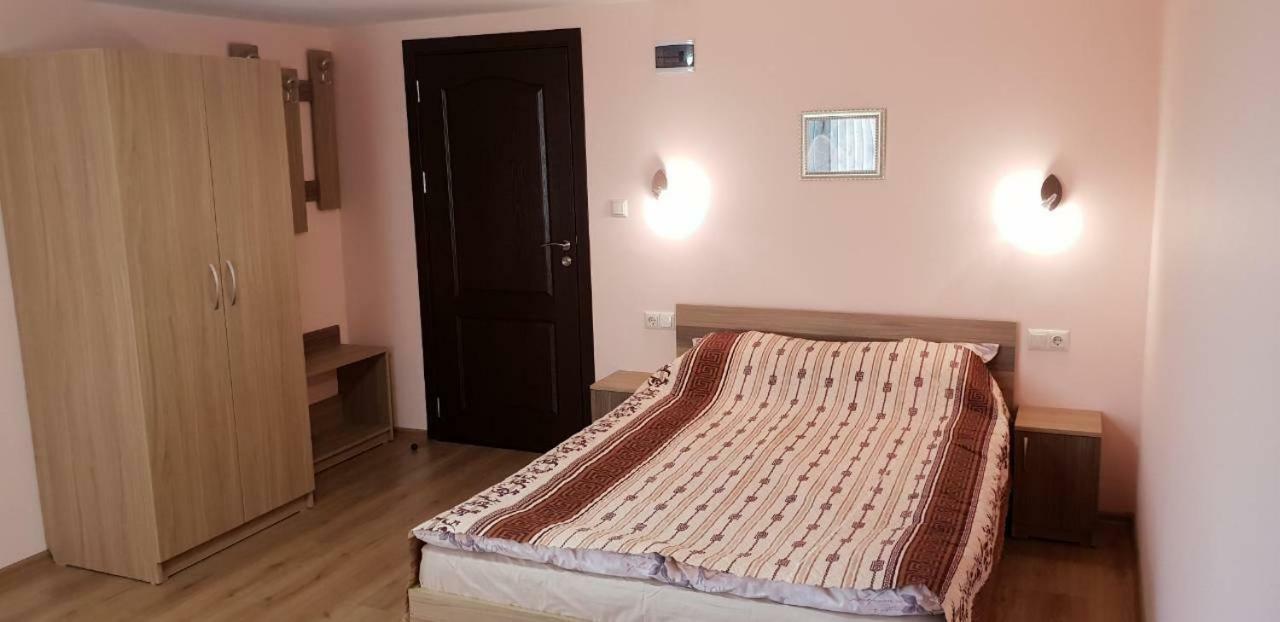 Chilingirovata Kashta Hotell Pavel Banja Exteriör bild