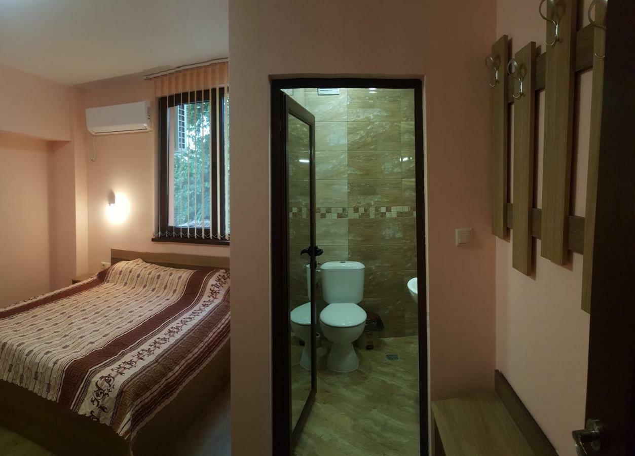 Chilingirovata Kashta Hotell Pavel Banja Exteriör bild