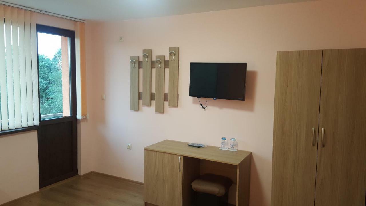 Chilingirovata Kashta Hotell Pavel Banja Exteriör bild
