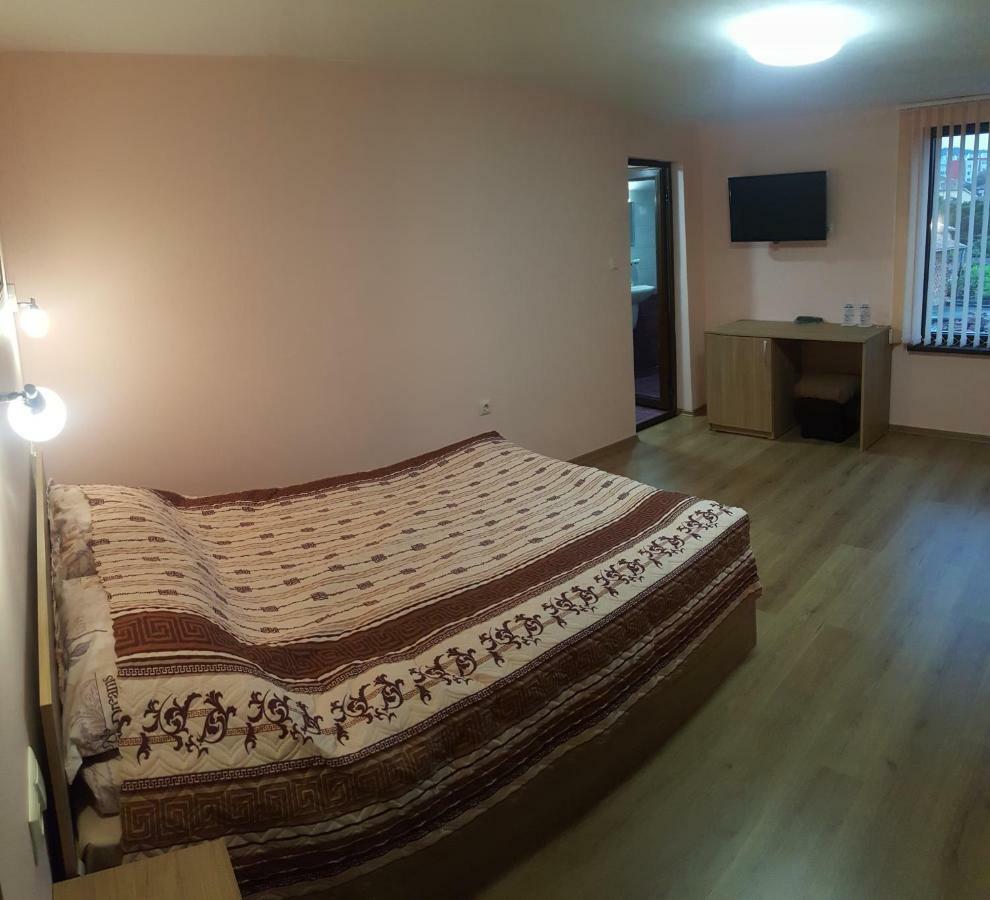 Chilingirovata Kashta Hotell Pavel Banja Exteriör bild