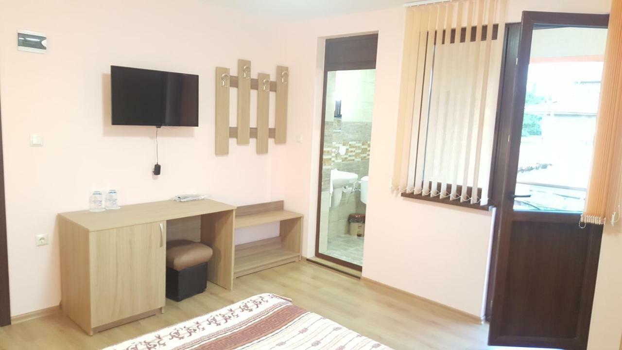 Chilingirovata Kashta Hotell Pavel Banja Exteriör bild